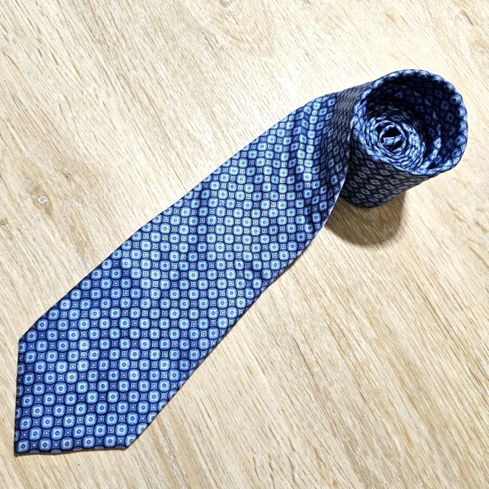 Arrow 100% imported silk blue circle pattern tie business church